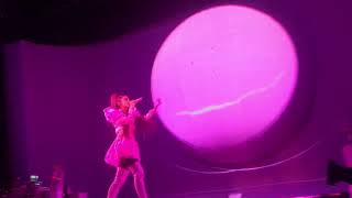 Ariana Grande - sweetener/successful (LIVE at Vivint Smart Home Arena in Salt Lake City, Utah)