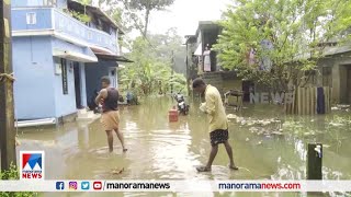 പമ്പയിലേക്കുള്ള പ്രധാന റോഡുകളെല്ലാം മുങ്ങി; ശബരിമല തീര്‍ഥാടകരെ വലച്ച് മഴ