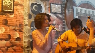 Hoàng Trang - Ru Em Từng Ngón Xuân Hồng