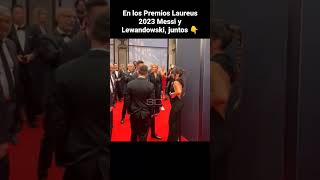 Leo Messi y Robert Lewandowski en los Premios Laureus 2023 juntos, charla entre Messi y Lewandowski