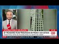 pichadores ficam pendurados em prédio e são detidos pela polícia em sp agora cnn