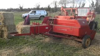 Vintage tractor (ballymurphy club) Ransone thrashing  work harvesting Oats 24th sept 2011 Ireland .2