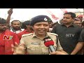 asp latha face to face over restrictions on pawan kalyan kavathu at dowleswaram barrage ntv