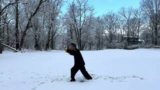 太极拳传人谢宗奇雪中练陈式太极拳老架一路