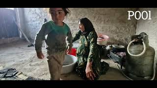 Baking local bread by Fatemeh and daughter￼