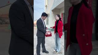 男女双方已退婚，女方退回彩礼和三金！没想到男子却这么做……啥意思啊！#万万没想到 #对此你怎么看#人生百態#shorts