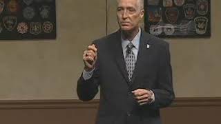 Bobby Halton gives the opening speech of FDIC 2011's General Session Ceremonies