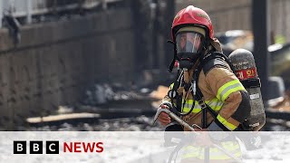 Exploding batteries spark deadly South Korea factory fire | BBC News