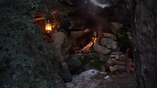 Winter bushcraft: Overnight in a bunker high on the mountains. Snow minus 8 degrees during the night