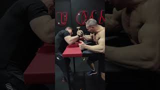 Лютый спарринг Шреддер VS Роман Филиппов (правая рука)  #armwrestling #shortvideo