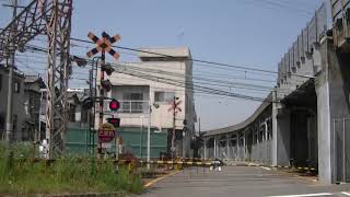 00525　和歌山国道高架下の南海和歌山市駅の近くの北側の踏切　ＪＲ紀勢本線の踏切から