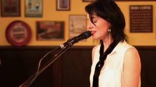 LIVE AT THE PUB :: Sarah Straub :: Oh