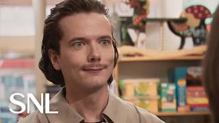 Simon's Life - SNL