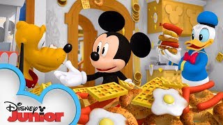 Mickey's Breakfast Blast 🍳 | Mickey Mouse Hot Diggity Dog Tales | Disney Junior