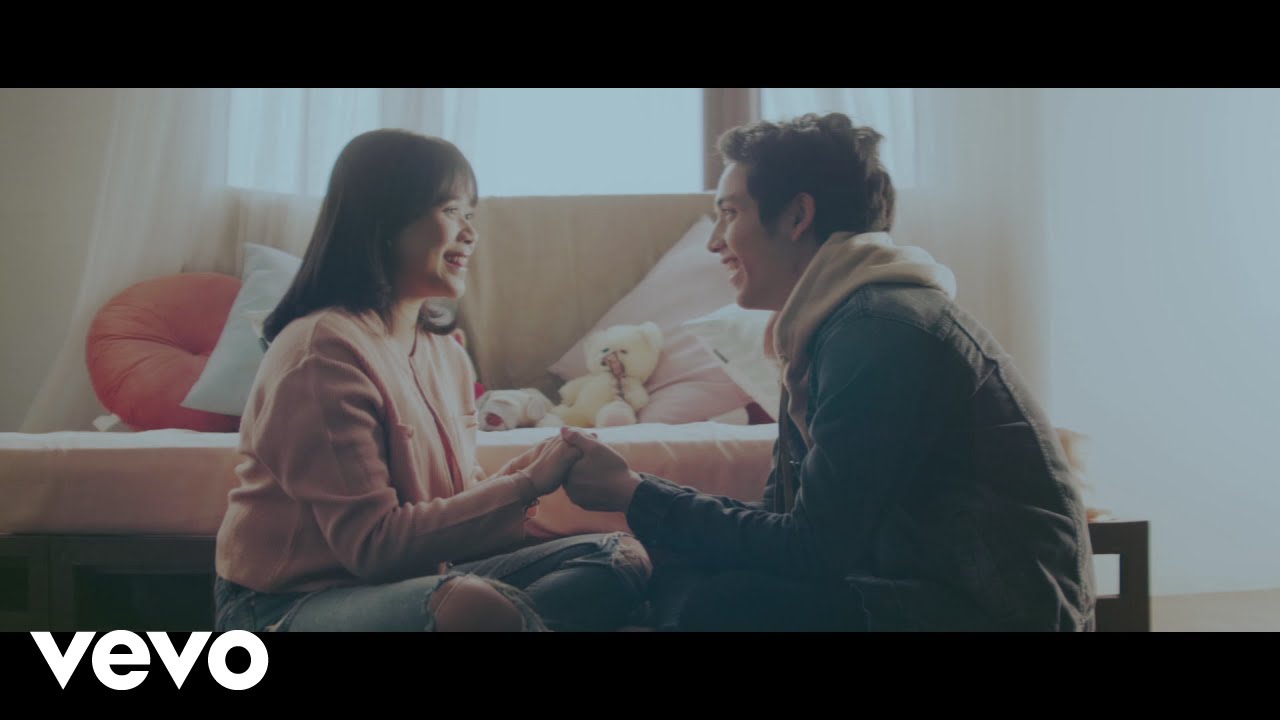 Brisia Jodie - Tak Bisa (Official Music Video) Brisia Jodie - Tak Bisa (Official Music Video)