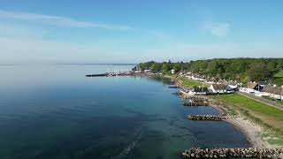 Dronefilm 19/5-2023 nummer 1 ved Humlebæk strand, Nivå strandenge og over Nivå