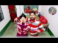 পকেটে পয়সা নেই তাই ছোট কেক এনেছি 🎄🤣 বউ আমাকে যেভাবে অপমান করল🥹।। @skss5052 prank christmas