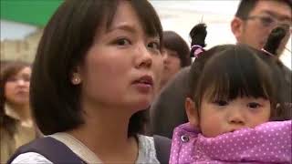 Super Incredible Girl Drummer FOOLS Crowd at Japanese Mall! So Cool! 2