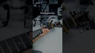 Berjalan menyusuri kota di temani motor tua #covergitar #music