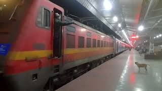 18624/Hatia-Islampur Express with DDU/WAP-4/22710 Departing Bokaro Steel City Platform No-1.