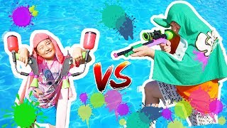 巨大プール滑り台＆スプラトゥーン2水鉄砲親子対決！寸劇ごっこ・おままごと - はねまりチャンネル