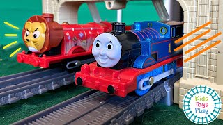 Which Thomas Train is the Fastest? TOMY VS Trackmaster Motorized!