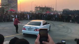 Drift Karte Hoye Aadmi Ko Gira Diya | Multan DHA Auto Show Accident