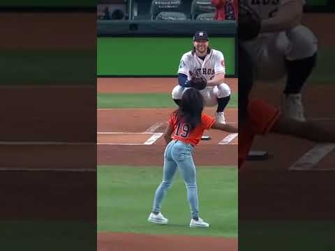 'She's the biggest little person on the planet': Fans can't believe how tall Simone Biles is as 2x Olympic gold medalist shares screen with baseball player