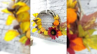 Create an autumnal atmosphere (decorate an autumn wreath).