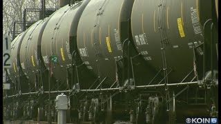 Trump administration rolls back Obama-era oil train rules