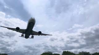 EVA AIR長榮航空787-10震撼飛過飛機巷