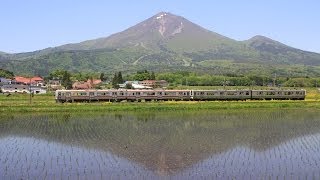 磐越西線 719系と逆さ磐梯山