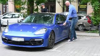 Uśmiechnięty Gortat wsiada do nowego Porsche