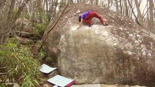 長野県　小川山ボルダー　飛沫　二段