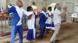 Niwe utukinyithitie haha na Ack Karurina Praise \u0026 Worship Team.@dj karankan