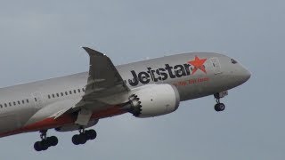 [4K] Jetstar pilot forgets to retract the landing gear?! B787 take-off at Melbourne Airport