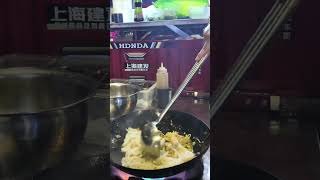 兩人兩口鍋同時開的街頭炒粉！#shorts #streetfood #chinastreetfood #chinafood #炒粉 #炒麵 #炒米粉 #宵夜 #夜市美食 #夜市小吃