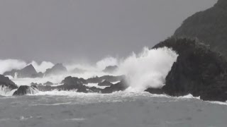 台風接近　太平洋の高波　Typhoon