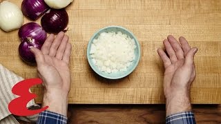 How To Cut An Onion In 30 Seconds