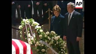 President Bush and First Lady Laura Bush paid their respects to Gerald Ford as he lies in state in t