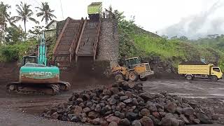 Situasi pagi hari di galian C Karang asem Bali, 💪💪💪.