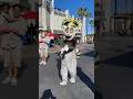 King Julien likes to Move IT Move IT! #madagascar #cosplay #universalstudios #short