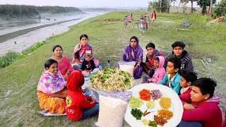 নদীর পাড়ে ঝাল মুড়ি মাখিয়ে সবাই মিলে খেয়ে দারুন মজা করলাম|| jhal muri street food