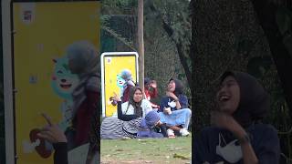 Prank Pengemis Ke Cewek Malah Emaknya Seneng Mintain Wkwk #ngakak #lucu #viral.  #pranks #prankkasih