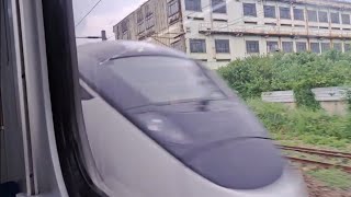 133次七堵發車經由海線開往潮州的觀光特仕版EMU3000型十二輛編組EMU3026皮蛋豆腐騰雲號四色彩色新城際自強號列車，2194次嘉義發車經由山線開往北湖的EMU710+EMU709阿福號區間車