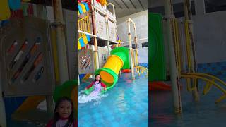 Perosotan Terowongan Seru banget Gaes #waterboom #waterpark #perosotanair