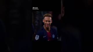 O Neymar nota que é o melhor jogador a maestr