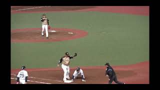 5.07(d) 向壘傳球 Throwing to the Bases  右投手牽制一壘