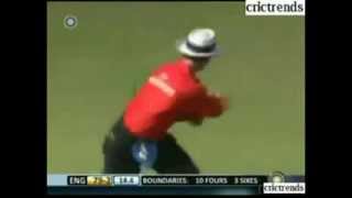 Billy Bowden at his Best, Funny 4 Signal, India vs England