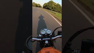 Short Blat - 1981 Honda CB750 DOHC - Straight-through exhaust acceleration sound